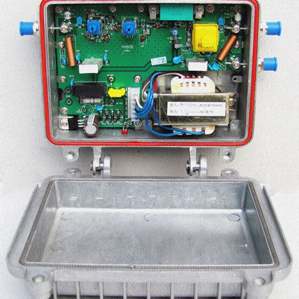 Amplificator CATV 860MHz telealimentare 60V