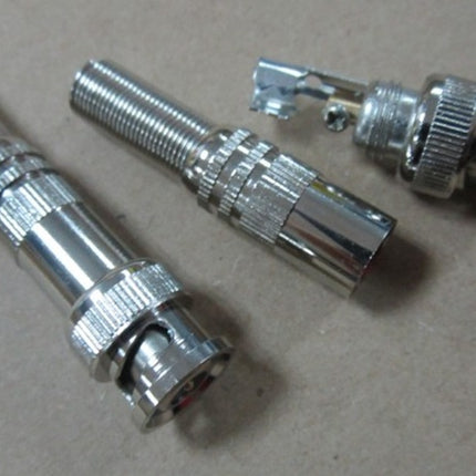 Mufa BNC tata pe fir metal