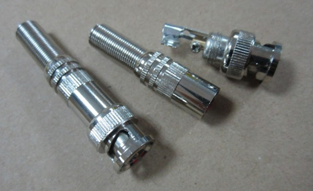 Mufa BNC tata pe fir metal