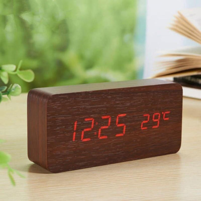 Ceas digital lemn maro led rosu